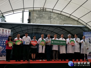 彰化秀傳達文西機械臂手術行動體驗車展示，見證醫療新科技。圖記者鄧富珍攝