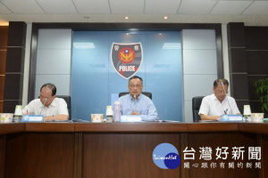 內政部警政署陳署長家欽等人訪視桃園市警察局選舉查賄制暴工作，慰勉員警執勤辛勞。

