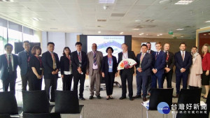 縣長借鏡英國智慧城市 啟動彰化縣智慧交通。圖／彰化縣政府提供