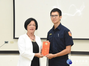 員警英勇破獲銀行強盜案　縣長王惠美表掦頒發獎勵金有功人員