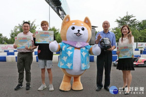 高市府於大魯閣草衙道鈴鹿賽道樂園舉行國際網紅宣傳記者會，市長韓國瑜親自出席。