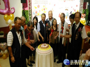 烏日舉行鑽石婚表揚。林重鎣攝