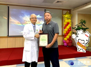 南投縣竹山秀傳醫院特舉辦「不忘初衷 讓愛重生」921二十周年相片回顧攝影展，歡迎民眾前往一起欣賞回顧。