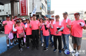 彰化縣二千人古蹟懷舊健行，北中南同步運動健身。