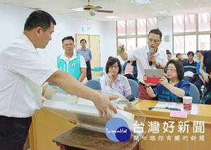 立委蘇治芬、劉建國邀教育部范巽綠次長及國教署彭富源署長等，訪視雲林建國國中等校，爭取讓孩子們擁有一個安全舒適的學習環境。