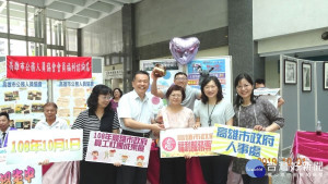 高市府於市府四維行政中心1樓中庭舉辦員工社團成果展。