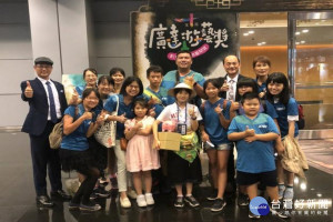 南市開元國小3位師生獲獎。
