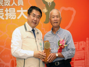 最資深鄰長陳老利