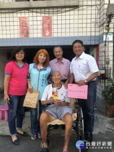 高市大寮區山頂里高齡一百一十二歲的王寶華爺爺是全國最年長男性人瑞。