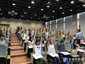 有愛無礙  中市完成400多位特教助理員培訓  