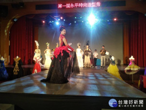 永平工商表演藝術科舉辦第一屆時尚造型秀「秘境之旅」。(圖／林鵬程攝)
