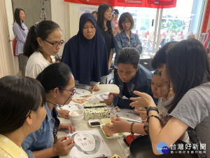 照顧失智症長輩　北市開設移工訓練課程