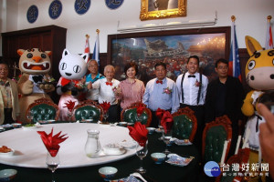 陳正昇副縣長、旅館公會等來賓歡迎各界參觀餐旅服務賽。（記者扶小萍攝）
