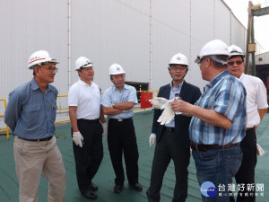 高市輪船公司新建躉船乙座，預計108年底於中洲輪渡站正式使用。
