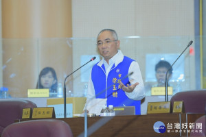 市議員徐玉樹建議市府對公園投入更多關注，並提撥必要的經費。(圖／桃園市議會提供)