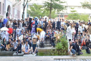 參展師生合影。