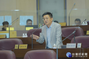 有鑑於龍潭都市計畫發展已飽和，觀光轉運站選址未定，市議員劉熒隆提出於福隆路週邊都計外農業區作為考量設置地點。(圖／桃園市議會提供)