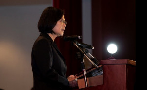 蔡英文在其臉書上表示，北京和港府該回應香港人民的，不是子彈，而是對民主自由的承諾。（圖／總統府Flickr）