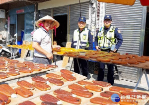 北港警分局轄內生產各種農漁牧產品甚多，分局長王立德特指示啟動「護農專案」，強化農漁牧產品等防竊巡邏勤務，全力嚇阻民生竊案之發生。