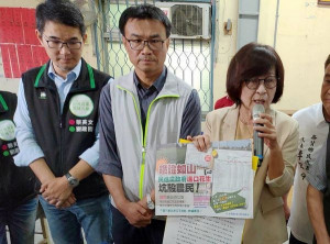 為搶救農民，農委會主委陳吉仲四日內三度下鄉說明，而對於署名「中國國民黨雲林縣黨部」的惡意抹黑文宣夾報，立委蘇治芬辦公室地檢署按鈴提告。
