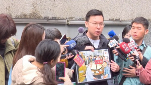來網路特定討論群組流傳1張照片，指稱民進黨副秘書長林飛帆等人曾與「王立強」聚餐。林飛帆已表示該張照片的人物並非「王立強」，今（27）日在發言人李晏榕陪同下，前往內政部警政署刑事警察局正式報案舉發。（圖／民進黨Facebook）