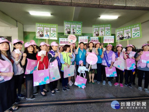 彰化縣蔡英文總部的小英姊妹會宣布啟動。圖／記者鄧富珍攝