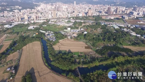 陸空聯合出擊　北市強力稽查取締關渡平原露天燃燒