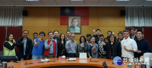 水保局獲英國社會影響力評估認證，泰國官方也來觀摩。（水保局提供）  