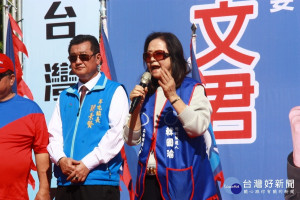 國民黨吳主席夫人蔡令怡籲大家支持馬文君。（記者扶小萍攝）