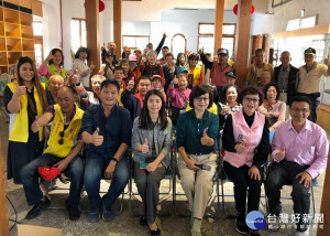 立委蘇治芬與土庫鎮長張榮麗積極爭取推動興建鎮立幼兒園，擴大幼兒托育的公共化，提供平價且品質有保障的托育服務，減輕年輕爸媽的負擔。