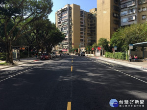 北市萬華青年路路面改善　提供民眾平坦舒適道路（圖／台北市工務局新工處提供）