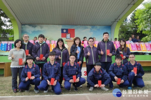 北港農工舉行創校七十八週年校慶暨運動大會，亦透過表揚傑出校友，期勉學生發揚技職之光。