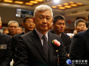 林本源一直支持家人投身公益，2019年12月30日受證慈濟志工，成為親身付出者。(圖／慈濟基金會提供)