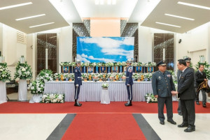 此次黑鷹直升機失事，國家痛失軍中最高長官參謀總長沈一鳴、士兵中最高階軍職總士官長韓正宏…等8名重要將士，國防部3日宣布，總統蔡英文追晉此8名將士職級，並核頒勳章。（圖／總統府Flickr）