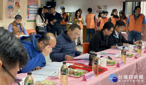 109年行動治理里長座談13日開跑，新北市長侯友宜首日即從坪林接續石碇連辦2場，展現行動治理決心。