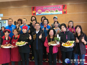 神明淨港文化祭北海岸海鮮創意料理大賽，萬里區清溪婦女協會的「黃金鼠來寶」、金山區真歆料理隊的「白龍戲珠」及石門區老梅社區媽媽隊的「鱙炒花生」等3道料理勝出