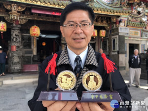 「保生紀念金幣套組」(限量3500份)。
