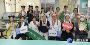 縣長王惠美前往秀傳醫院探視病童。圖／記者鄧富珍攝