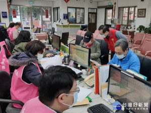 新北市榮民服務處長林火土30日於新春開工第一天，立即召開防疫會議，並啟動「武漢肺炎應變機制」