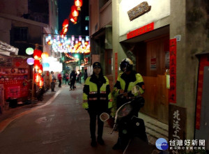 2020北港燈會正式啟燈，北港警方於五大燈區規劃勤務，調派警力協助路段管制及維持交通秩序。