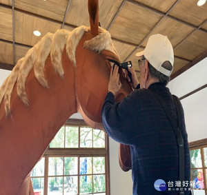 后里馬場鎮場之寶　「駿馬花燈」道盡傳統技藝之美 （圖／台中市政府提供）  