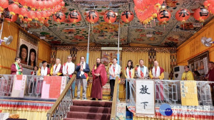 行動佛殿74站駐錫苗栗後龍郵局旁廣場，在228連假舉辦為期四天的祈福法會