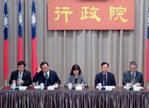 （圖／翻攝自行政院開麥啦2 YouTube）