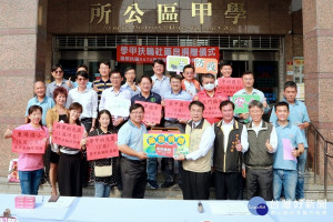 學甲扶輪社義捐藥皂強化國中小校園防疫力量，市長黃偉哲親臨致意。