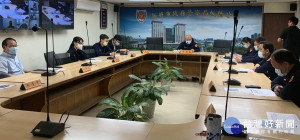 為因應肺炎疫情落實各項防疫措施，板橋警分局超前部署，規劃推出異地辦公等應變措施。