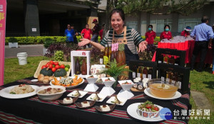 來去山上煮一餐—手作蔬食呈現〈圖中人物為古信維老師〉〈記者吳素珍攝〉