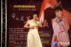 李靜芳歌仔戲團獲選109年度傳統戲曲類傑出演藝團隊。（記者扶小萍攝）