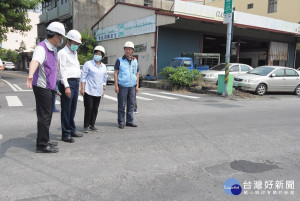 彰化縣長王惠美會同工務處勘查社頭鄉中山路道路改善工程。