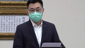 國民黨黨主席江啟臣今（15）日於中常會發表談話，他呼籲行政院正視基層的聲音，在排富的前提下，給予人民直接的現金補助。簡化產業紓困補助以及貸款的程序，不但要支持人民基本生活，更要避免消費市場過度萎縮。（圖／國民黨Facebook）