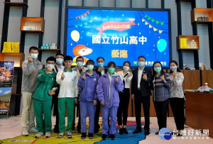 南投縣國立竹山高中設計群畢業展，自即日起在竹山鎮車籠埔斷層保存園區推出「賢閒藝設」成果展，歡迎各界蒞臨指教。